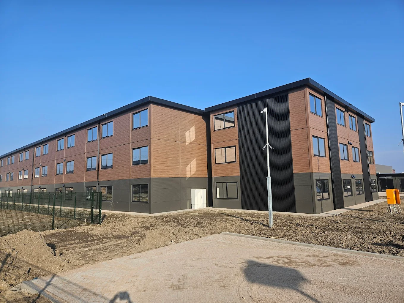 AZC Den Hoorn in gebruik genomen